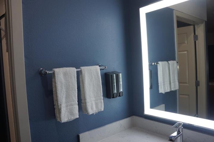 Room 18 of 28