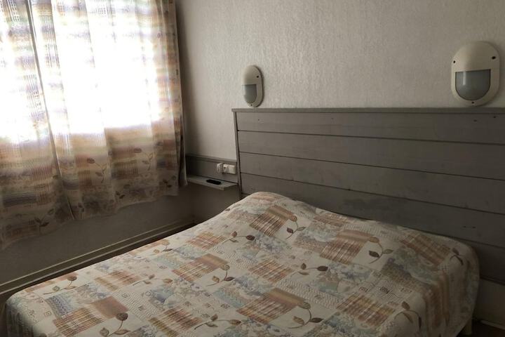 Room 4 of 25