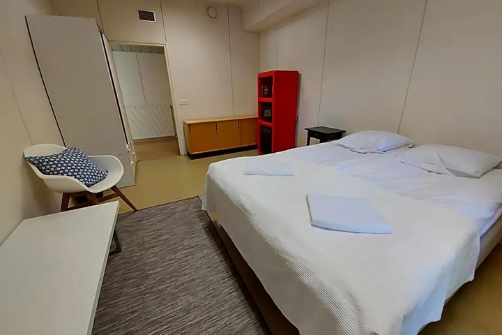 Room 2 of 12