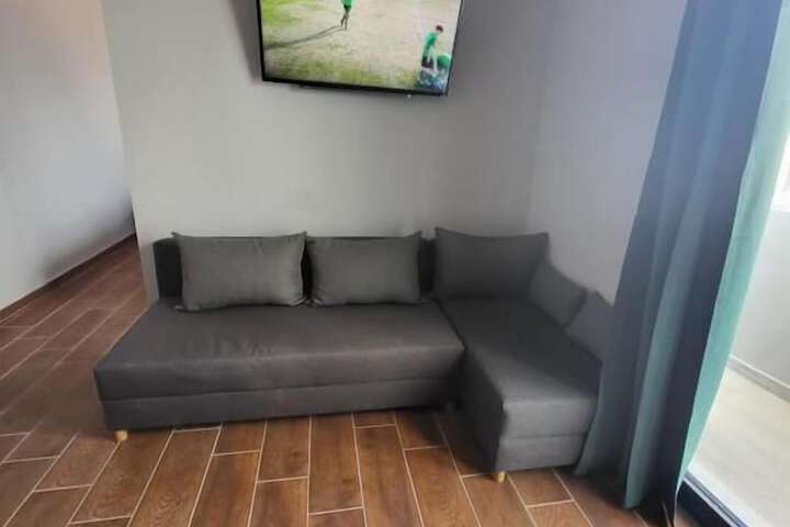 Room 19 of 28