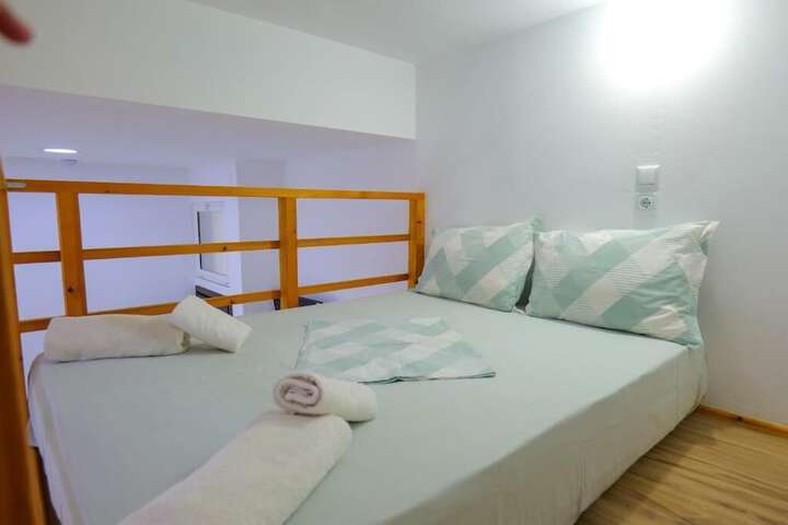 Room 62 of 103