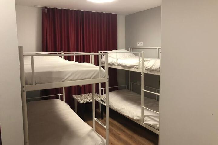 Room 7 of 28
