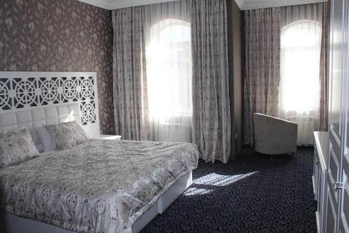 Room 4 of 78