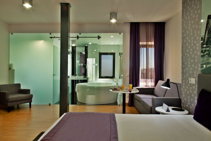Room 48 of 89