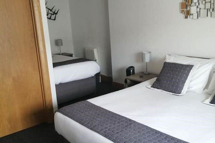 Room 3 of 9