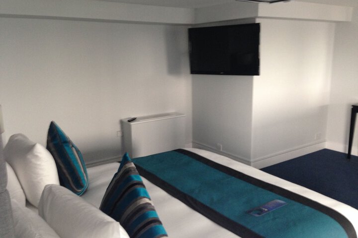 Room 7 of 151
