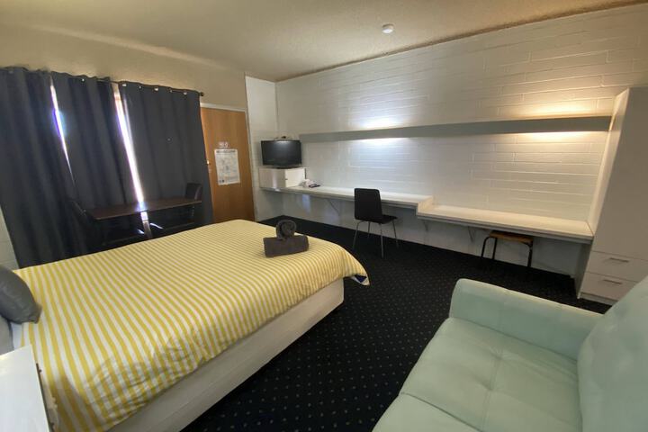 Room 21 of 39