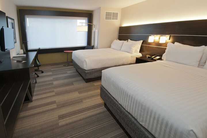Room 5 of 35