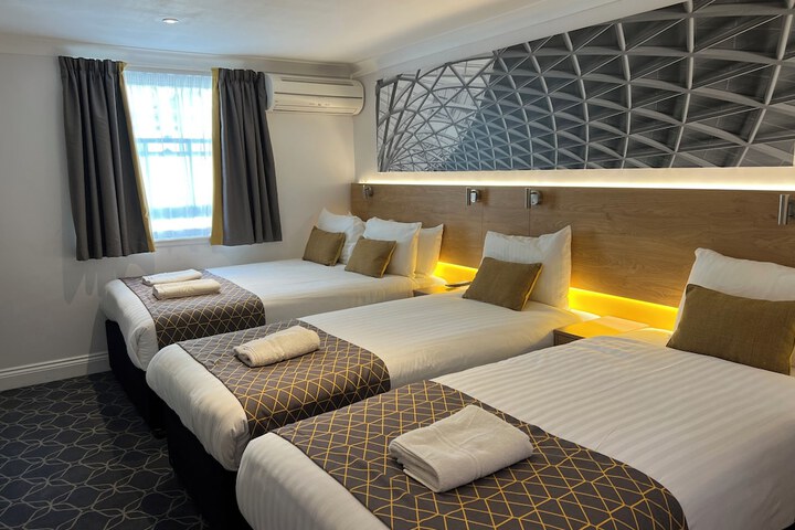 Room 15 of 20