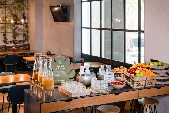 Breakfast/Coffee Service 77 of 130