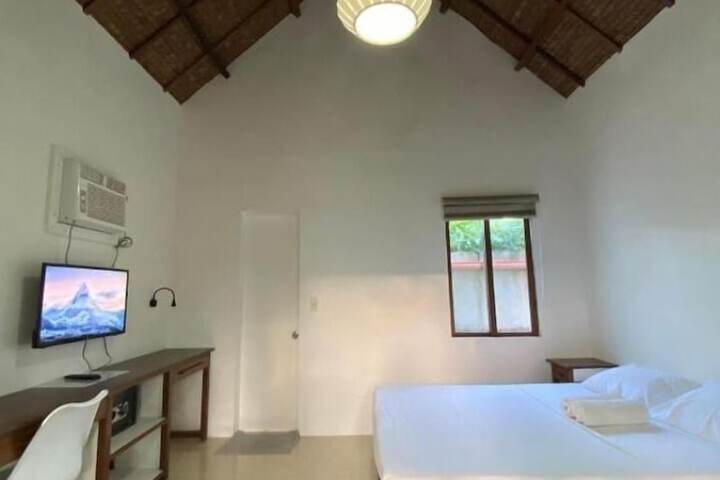 Room 4 of 32