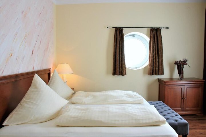 Room 17 of 45