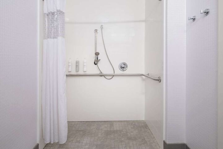 Room 54 of 69