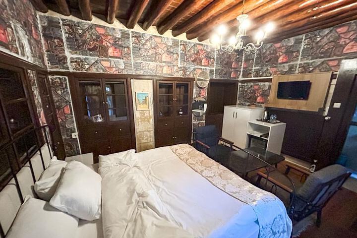Room 13 of 91