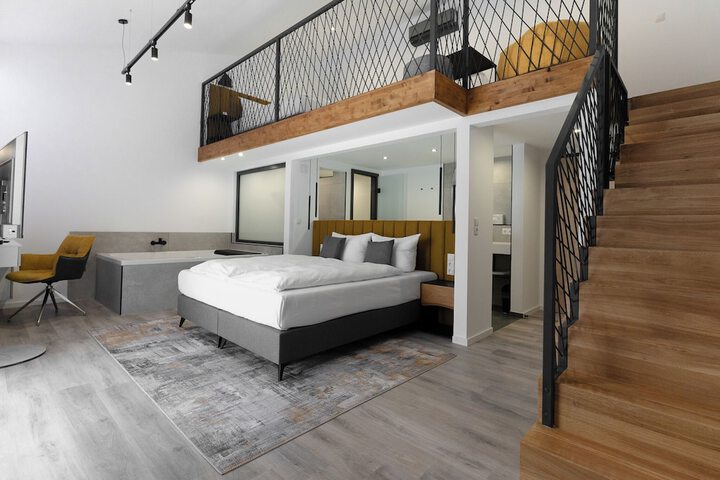 Room 22 of 77