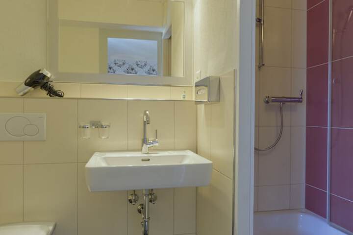 Room 20 of 35