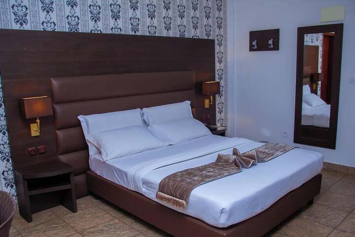 Room 14 of 23
