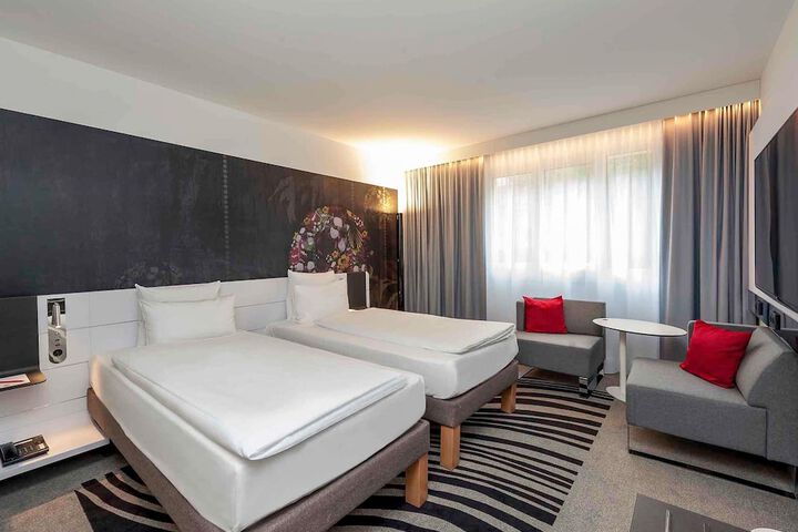 Room 46 of 145