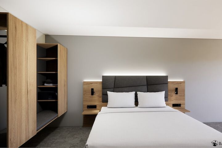 Room 3 of 72