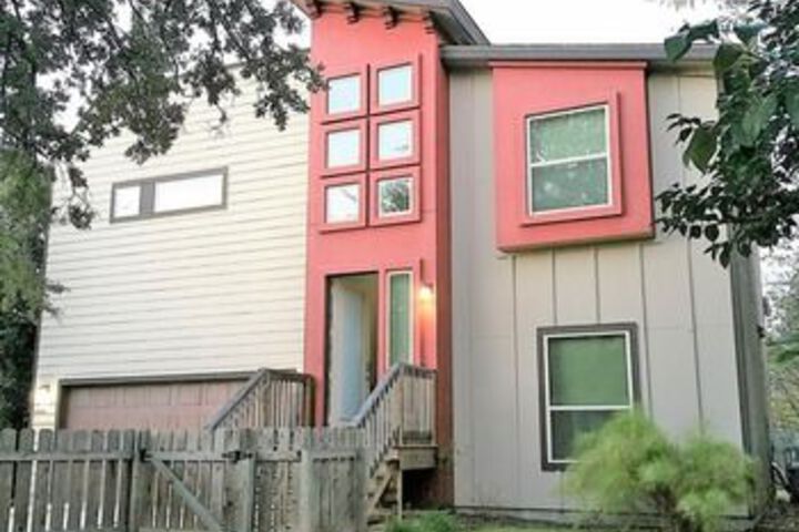 Photo of 5BR 3BA Superior East Downtown Austin House by RedAwning