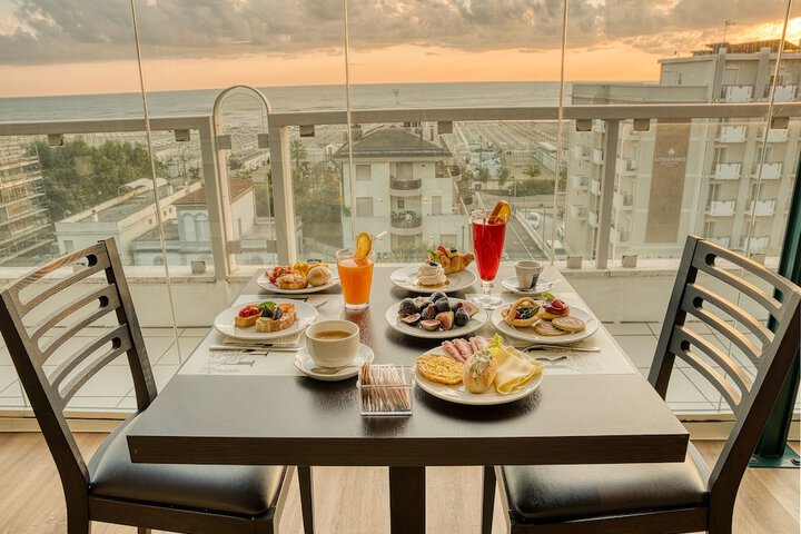 Dining Photos
