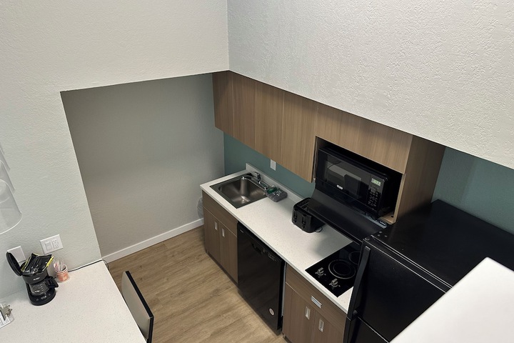 Room 17 of 38
