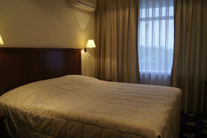 Room 4 of 24