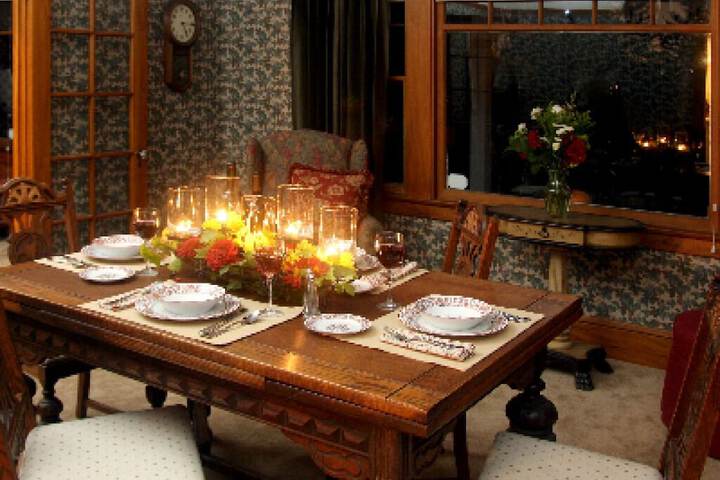 Dining 11 of 20