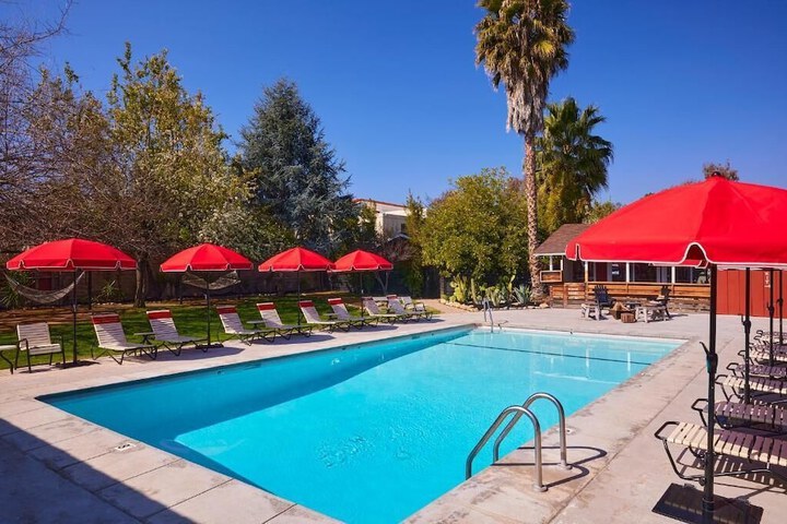 Pool 20 of 46