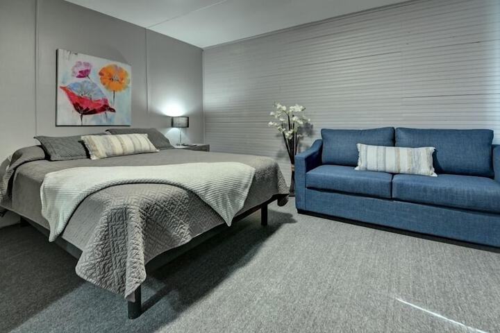 Room 3 of 12