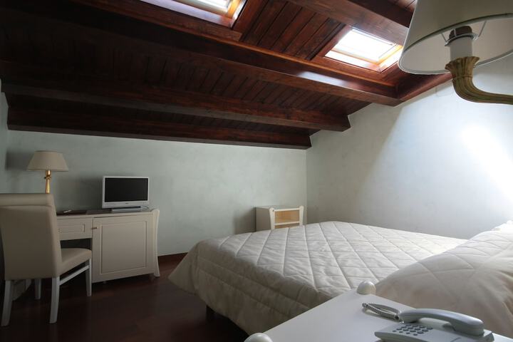 Room 36 of 61