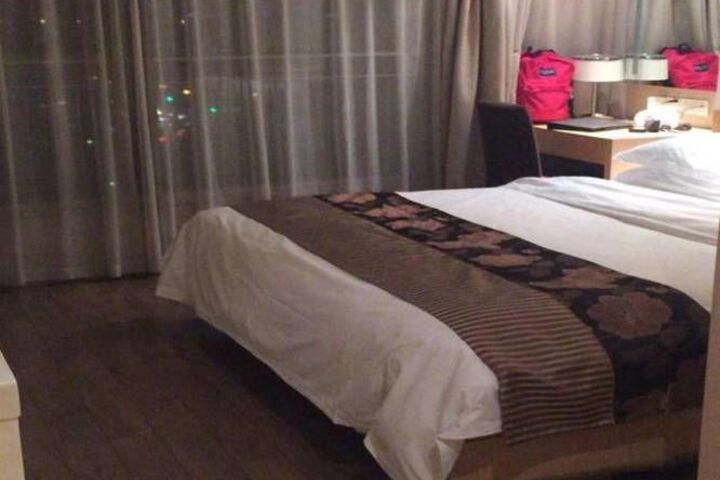 Room 72 of 166