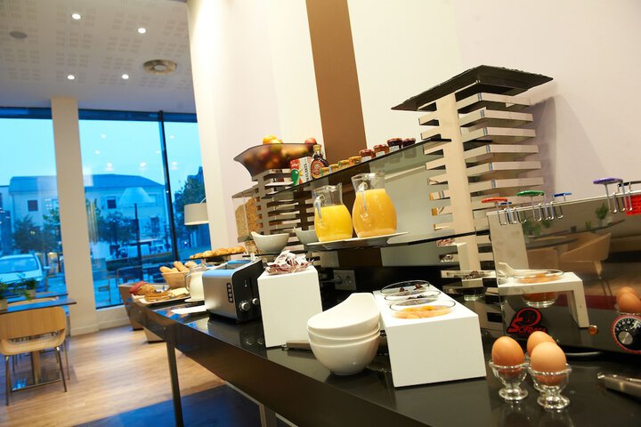 Breakfast/Coffee Service 33 of 73