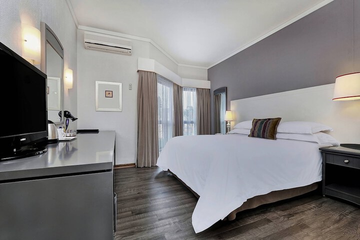 Room 5 of 46