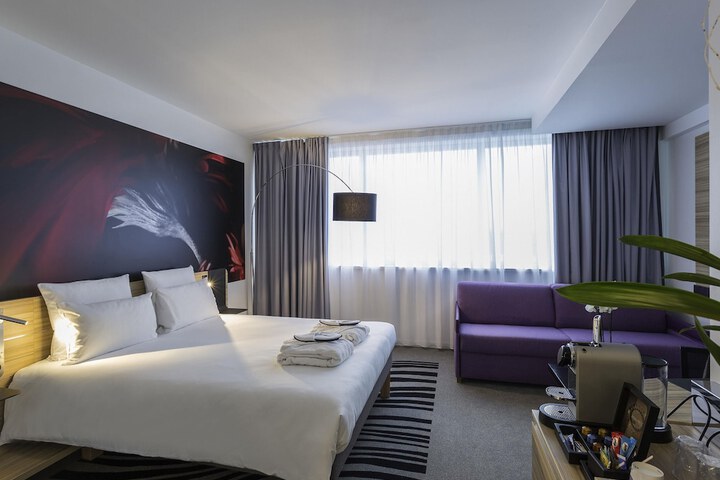 Room 62 of 278