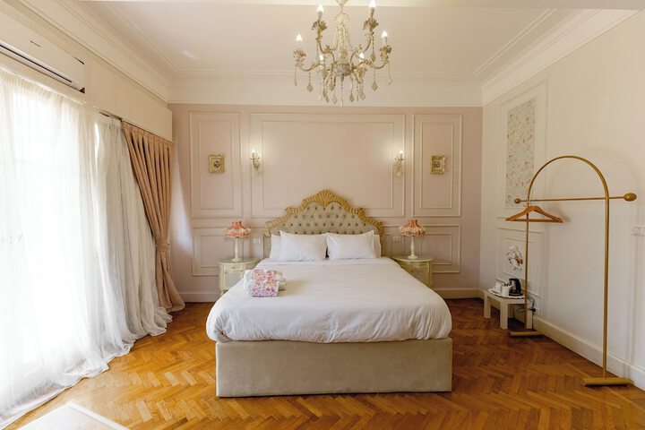 Room 22 of 83