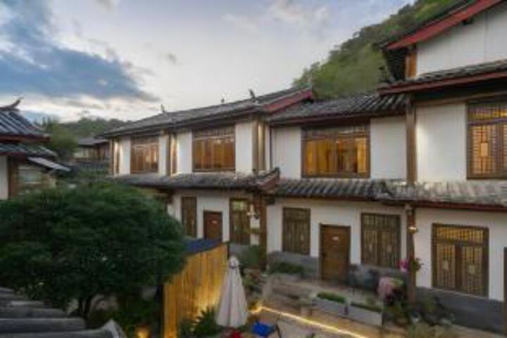 Floral Hotel·Lima Rongtai holiday home stay (Lijiang Shuhe Yishan sightseeing shop)