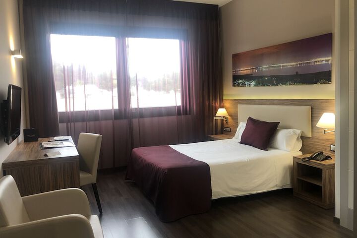 Room 10 of 38
