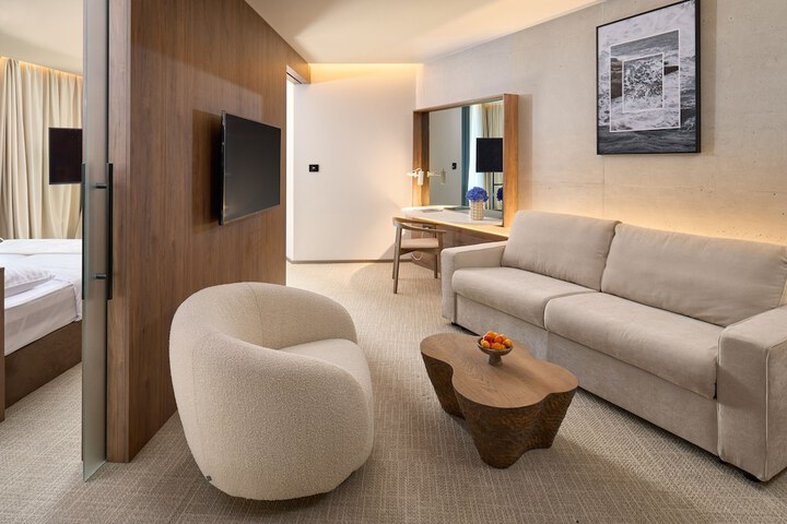 Room 26 of 101