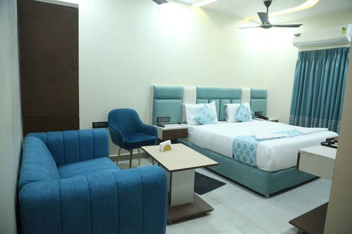 Room 13 of 20