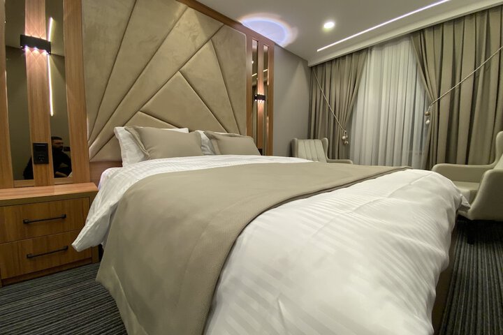 Room 13 of 22