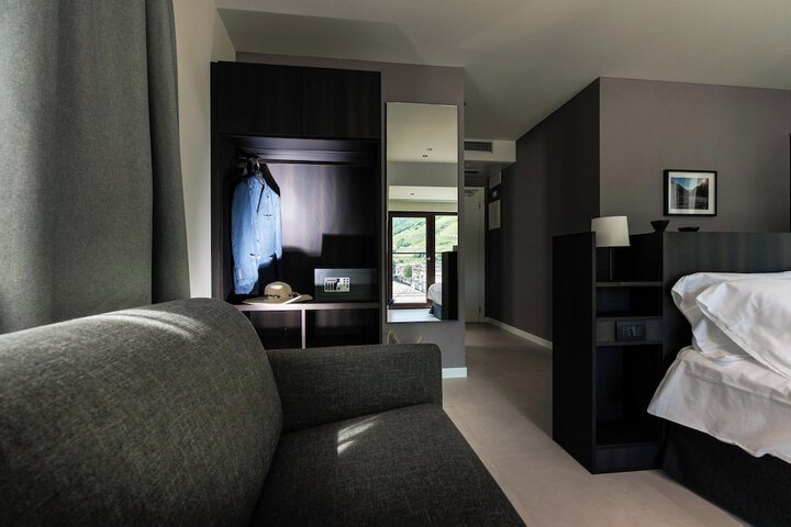 Room 45 of 106