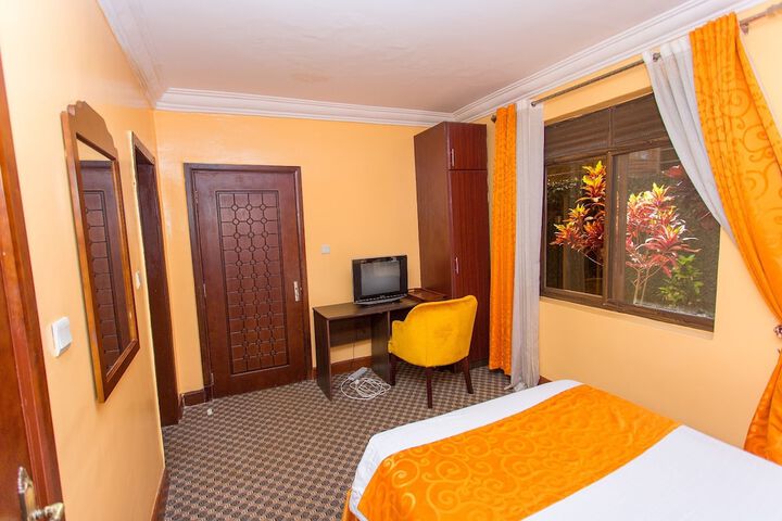 Room 7 of 22