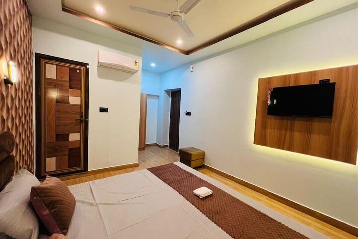Room 7 of 17