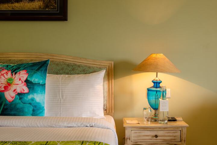 Room 10 of 27