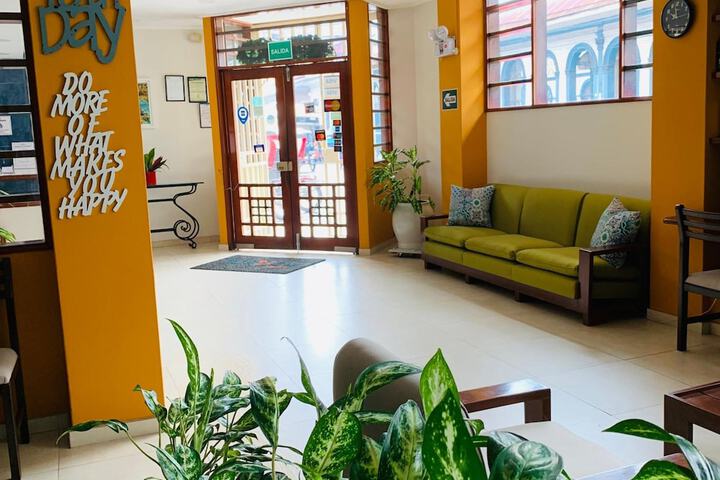Entrance & Lobby