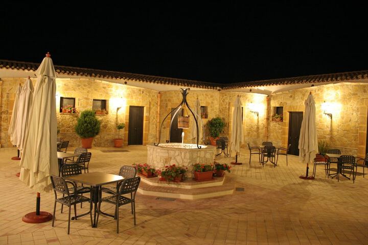 Hotel Exterior 21 of 40