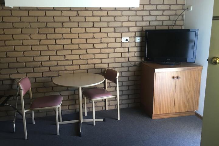 Room 21 of 32