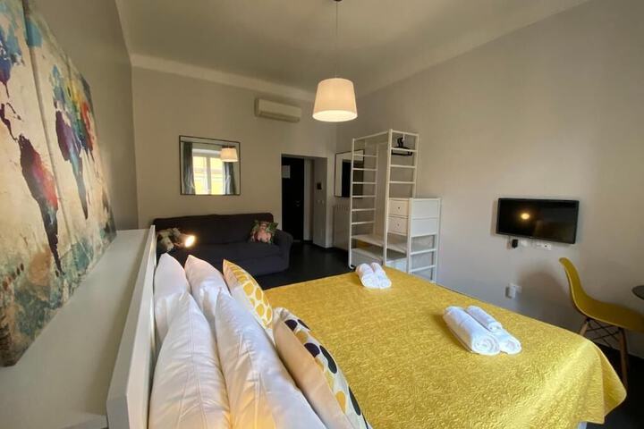 Room 16 of 32