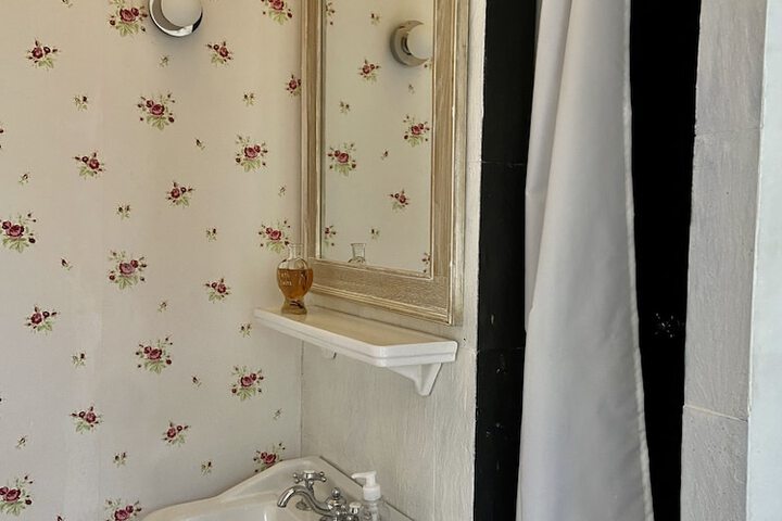 Room 73 of 88